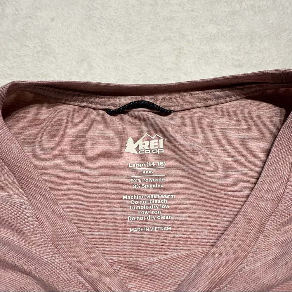 REI Sahara Shade T-Shirt Kids' Large 14-16 Mauve T-Shirt - Picture 2 of 5